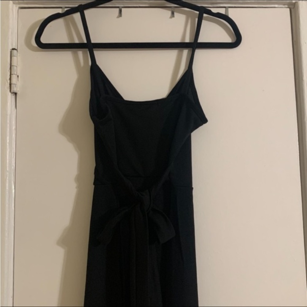 Nasty Gal Black V-Neck Jumpsuit Size 6 - Picture 10 of 10